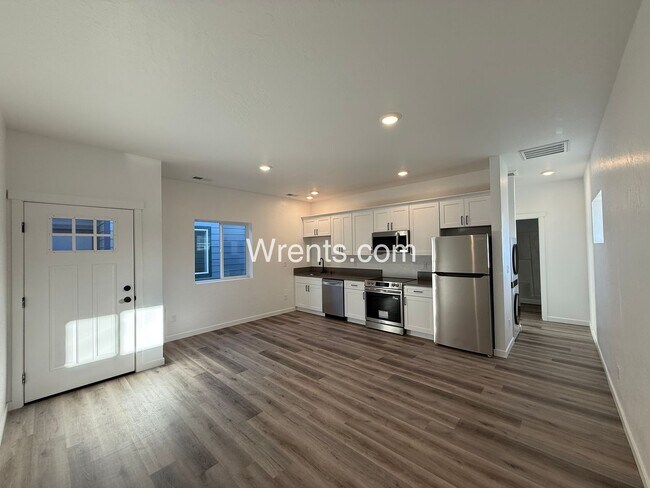 Building Photo - 3710-3712 E Liberty