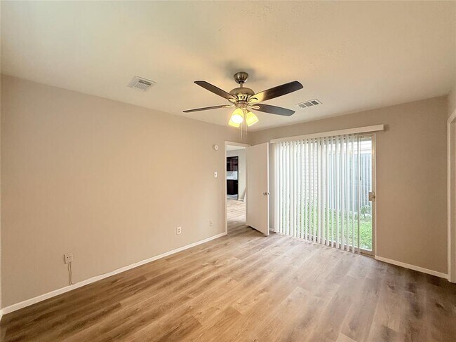 Building Photo - 6624 Westwick Dr