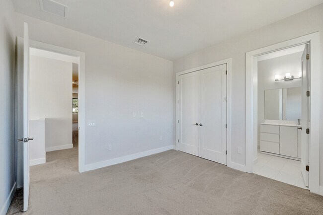 Building Photo - 5928 Brookfield Cir