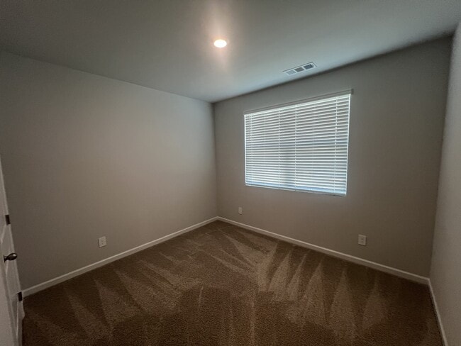 Building Photo - 110 Hartmann Crossing Dr