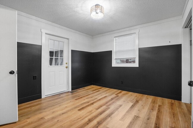 Building Photo - 6620 Upton Ln