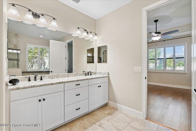 Building Photo - 2721 Casterton Dr