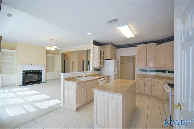 Building Photo - 209 Bridgeway Cir