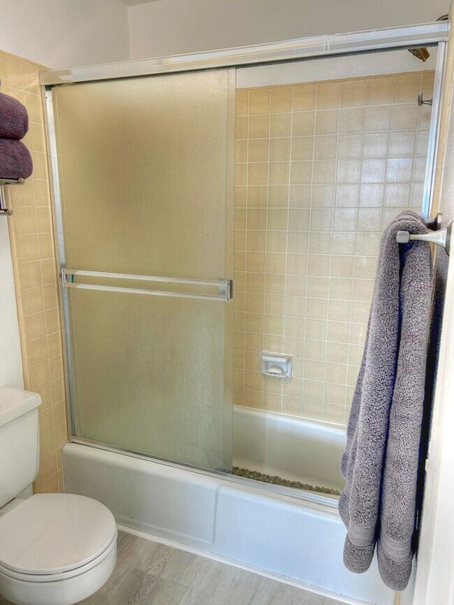 Building Photo - 420 Monterey Ln