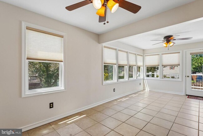 Building Photo - 2313 Westport Ln