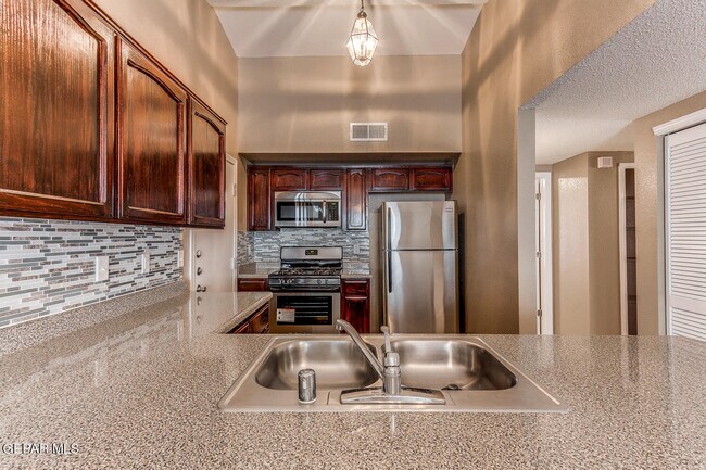 Building Photo - 3289 Emerald Point Dr
