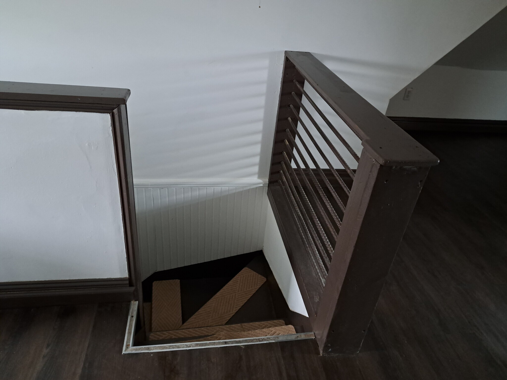 Building Photo - 261 Maple St