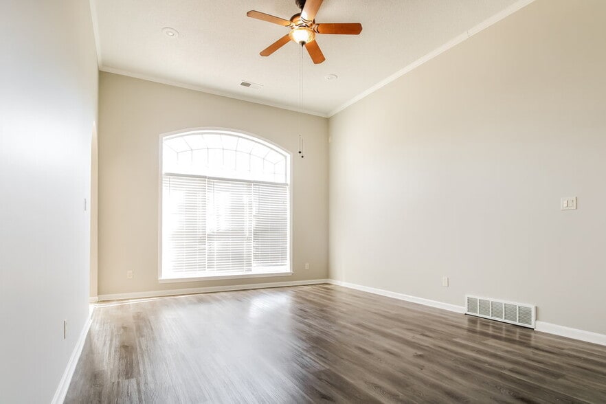 Building Photo - 1694 Farkleberry Dr