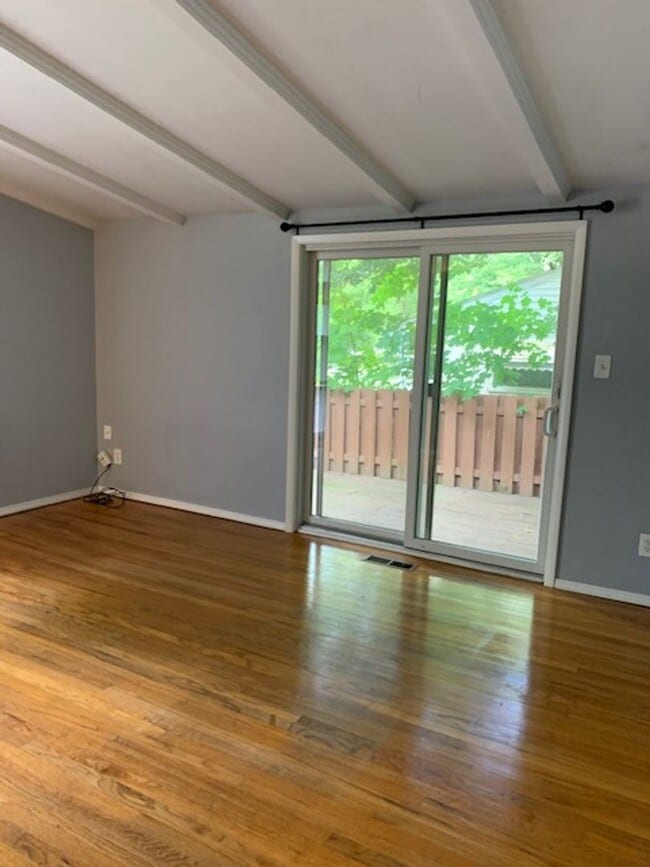 Building Photo - COMING SOON! 3 BEDROOM NORTHVILLE HOUSE FO...