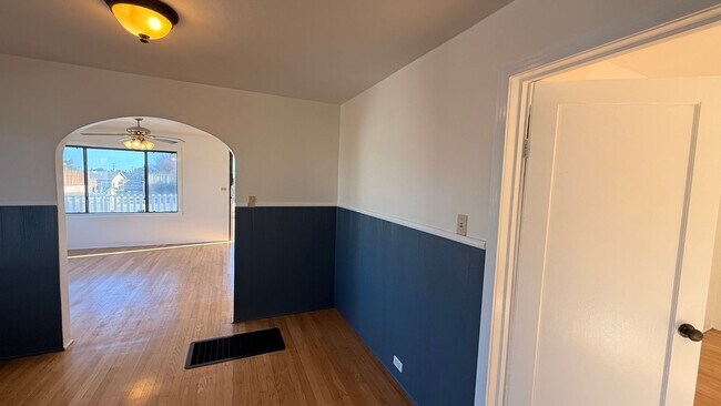Building Photo - This two-bedroom, one-bath home in Upper Seaside