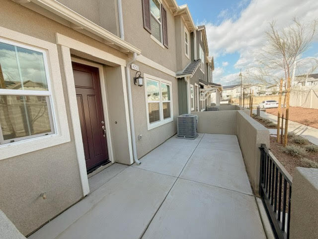 Building Photo - 4253 E Rincon St