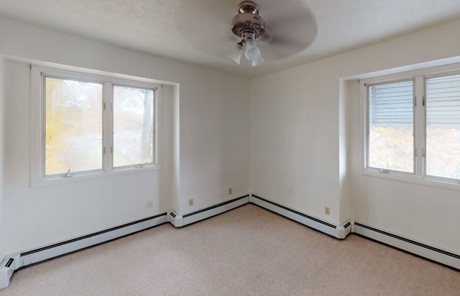 Interior Photo - Ridge Park Manor
