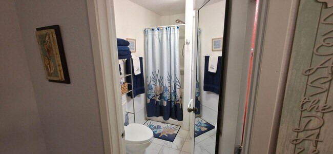 Building Photo - 1915 Avenue O 1/2