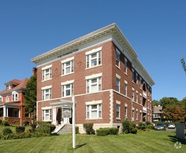 Building Photo - The Farmington