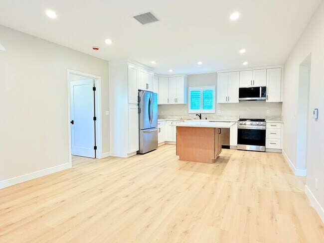 Building Photo - Verdura Street