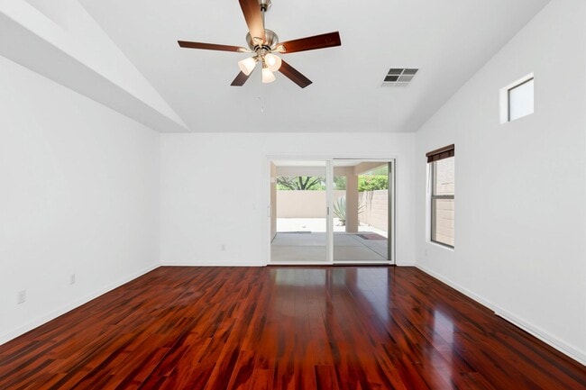Building Photo - Well maintained 3 bedroom home in Cave Creek AZ - Available Today!