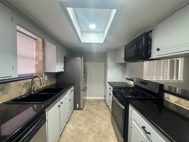 Building Photo - 226 Black Rock Rd