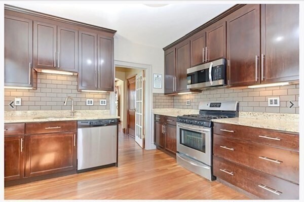 Building Photo - 36 Alleyne St