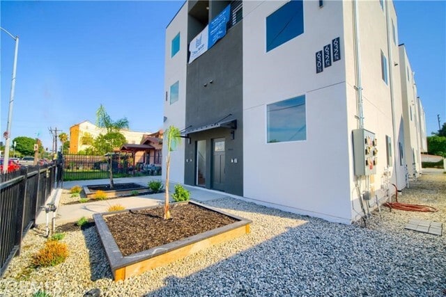 Building Photo - 630 E Adams Blvd