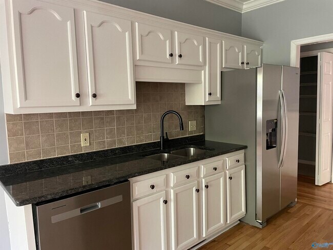 Building Photo - 108 Suffolk Dr