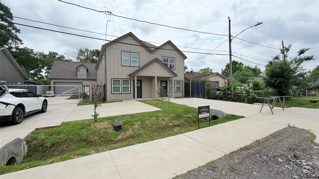 Building Photo - 7034 Smilax St