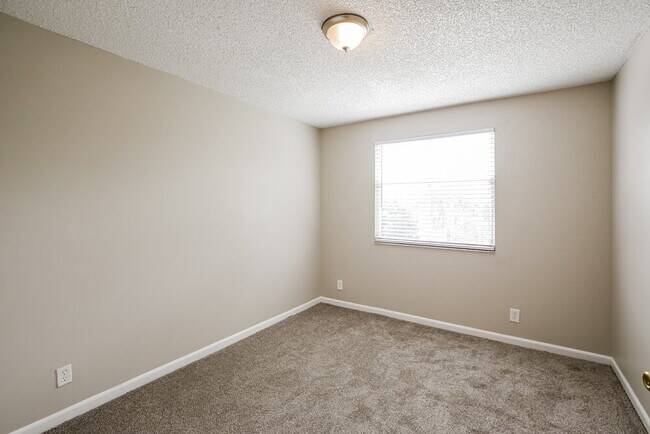 Building Photo - 3327 Bonito Ln