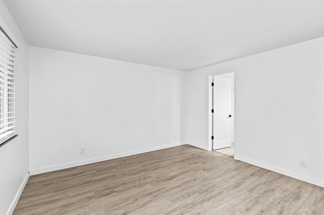 Building Photo - 4BD, 2.5BA Home located in the desirable Churchill Neighborhood!