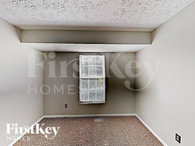 Building Photo - 9459 Hadway Dr