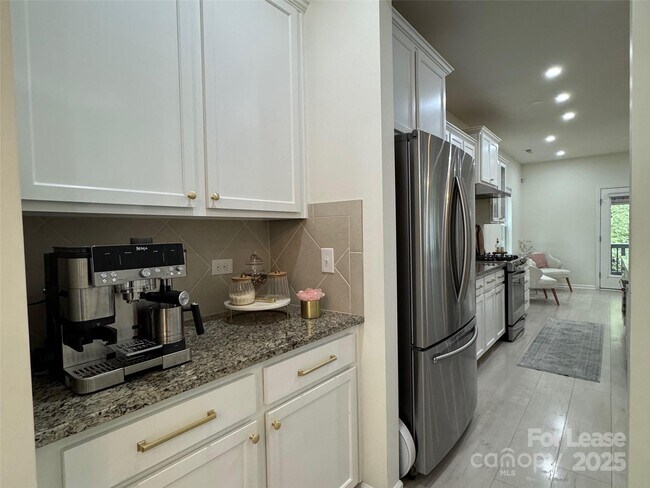 Building Photo - 8419 Aspen Ct