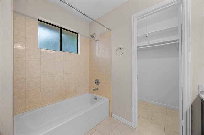 Building Photo - 2608 Water Well Ln