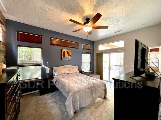 Building Photo - 13208 Pine Forest Pl NE