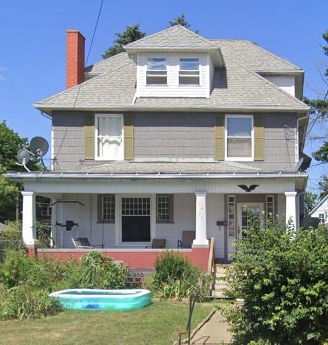 Building Photo - First Month Rent Free! - Canton 3 Bedroom ...