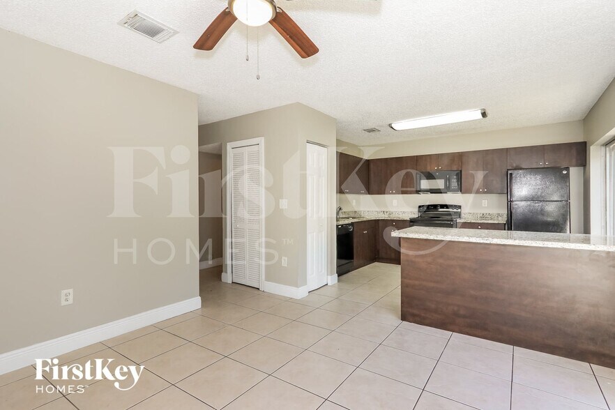Building Photo - 27040 SW 119th Ct