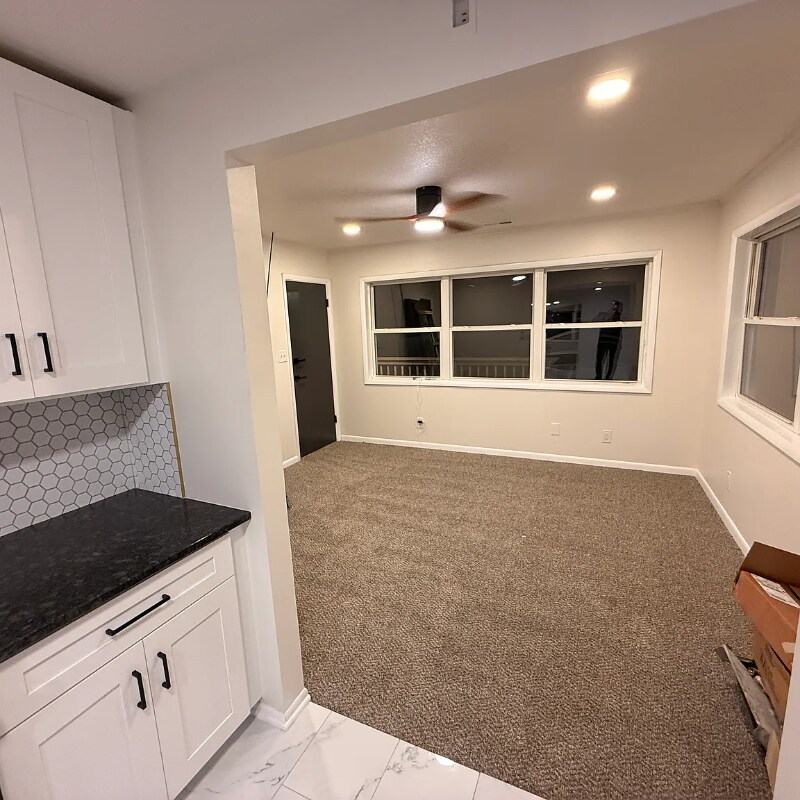 Building Photo - 5211 E 141st St