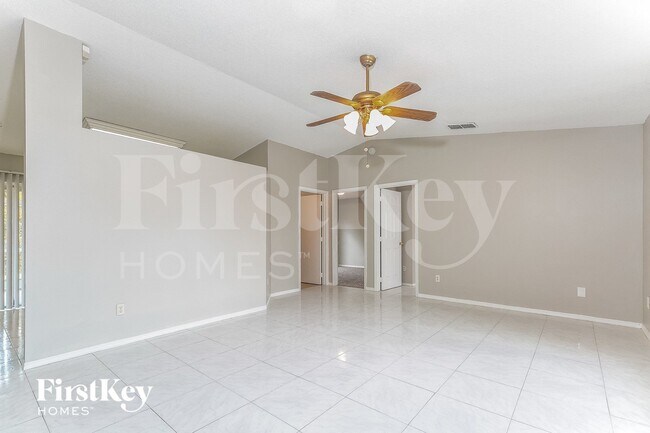 Building Photo - 1420 Kissimmee Dr