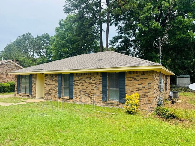 Building Photo - 4107 Beardsley Dr