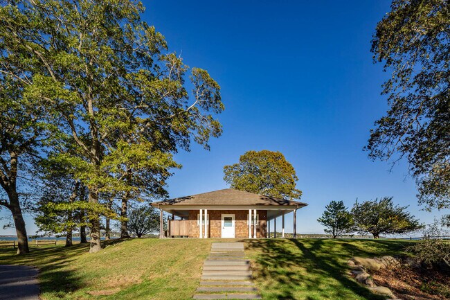 Building Photo - 4 Pandion Rd