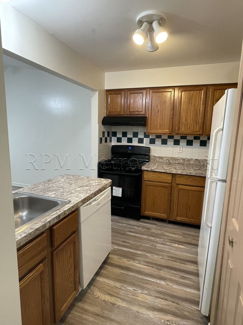 Building Photo - 4048 Heatherwood Ct