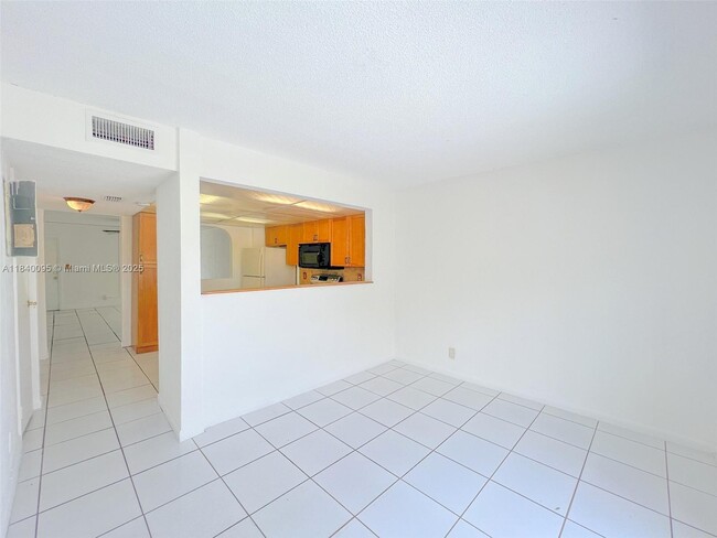 Building Photo - 5235 SW 40th Ave