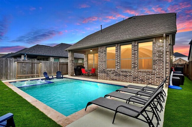 Building Photo - 31207 Birch Mills Dr
