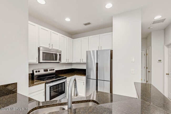 Building Photo - 12301 Kernan Forest Blvd