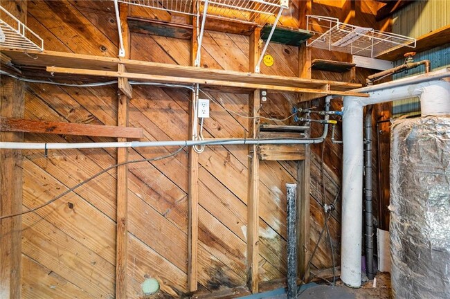 Building Photo - 321 Thornhill Cir
