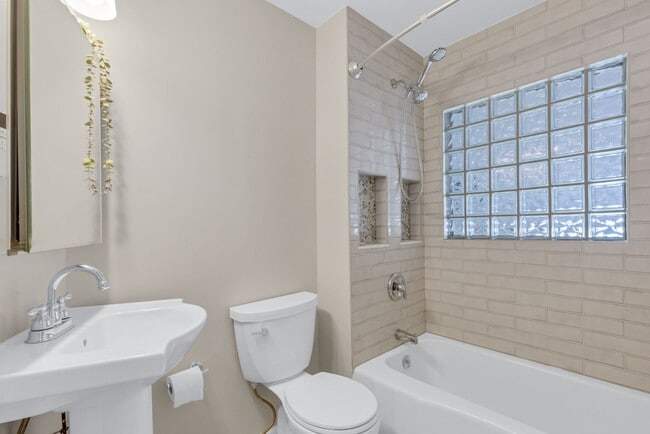 Building Photo - 3135 W 44th Ave