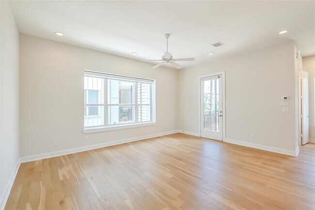Building Photo - 1523 Hickory St