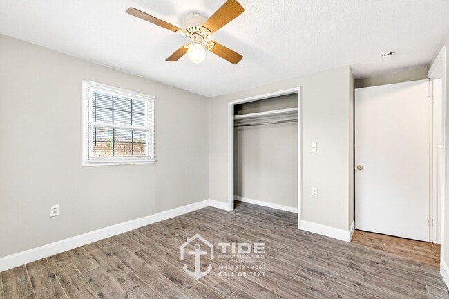 Building Photo - 2205 Russelldale Ave