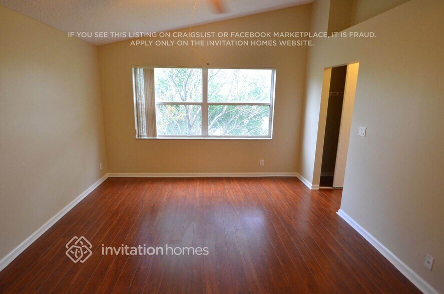 Building Photo - 5514 NW 106th Dr