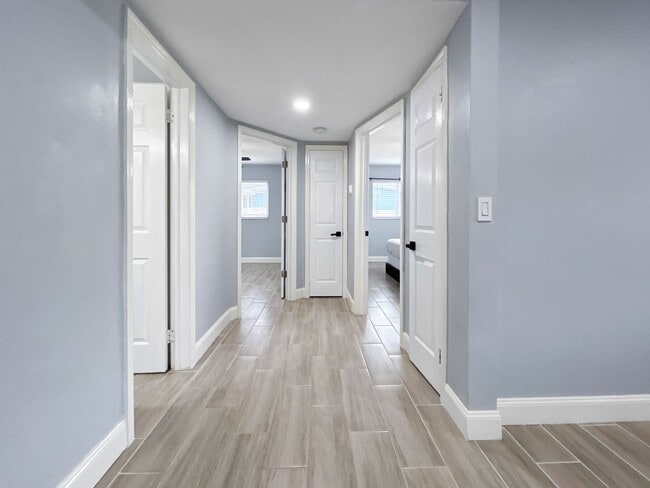 Building Photo - SECTION8 VOUCHER ACCEPTED! Beautiful Seminole Home with Large, Fully Fenced Backyard! | 3beds/1.5...