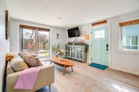 Building Photo - 211 Genebern Way