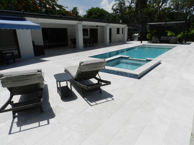 Building Photo - 9501 SW 69th Ct