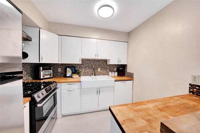 Building Photo - 3006 Brockbank Ct